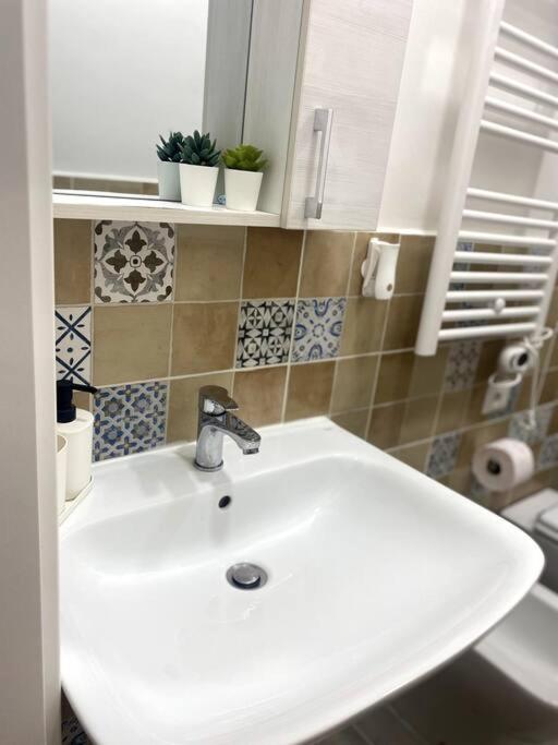 Milano Centrale Cozy Aparment Free Wifi Apartment Bagian luar foto